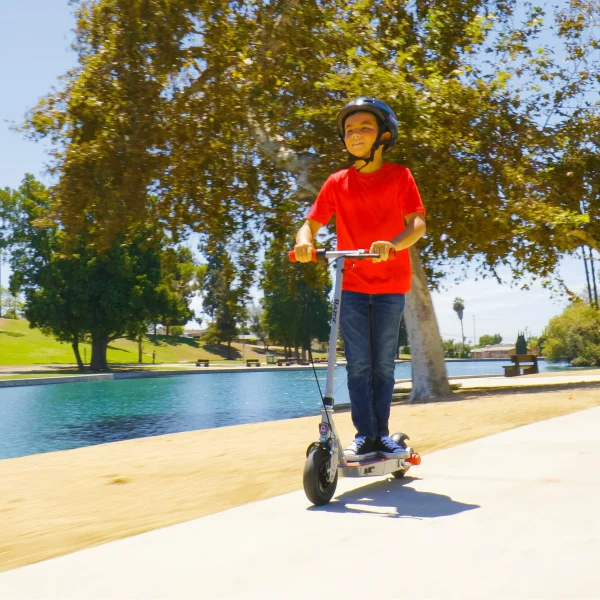 Razor Black Label E100 Electric Scooter - Image 2